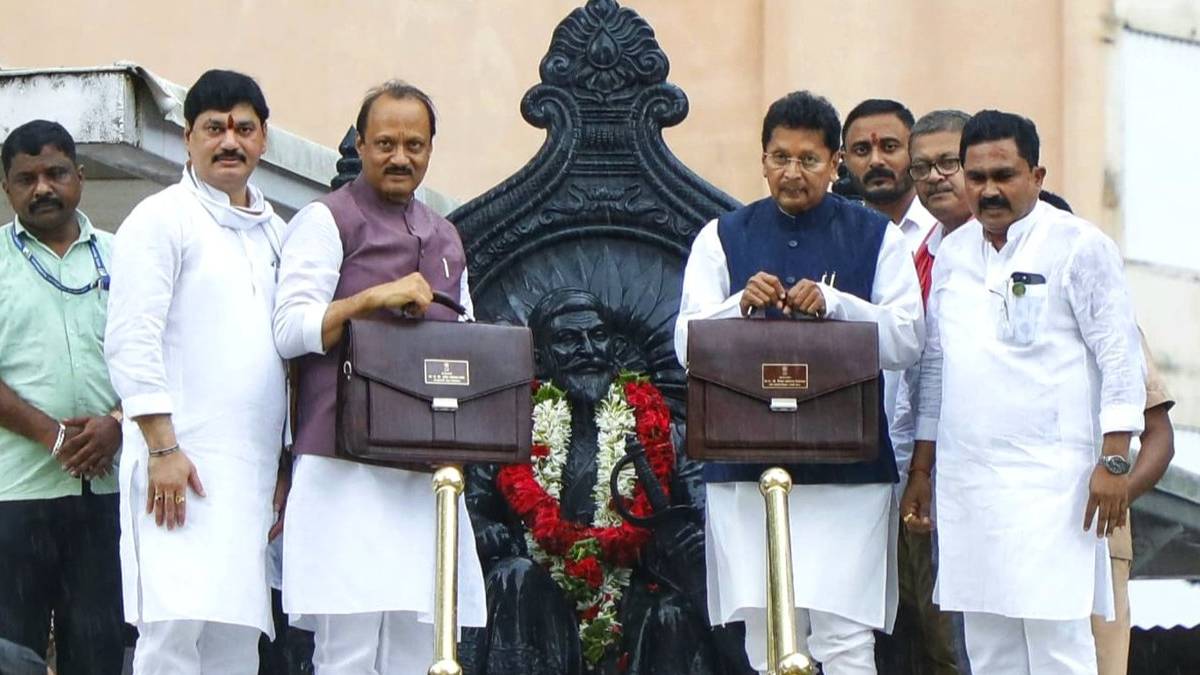 Maharashtra Budget Rs 1,500 Per Month For Women To Solar Energy pump